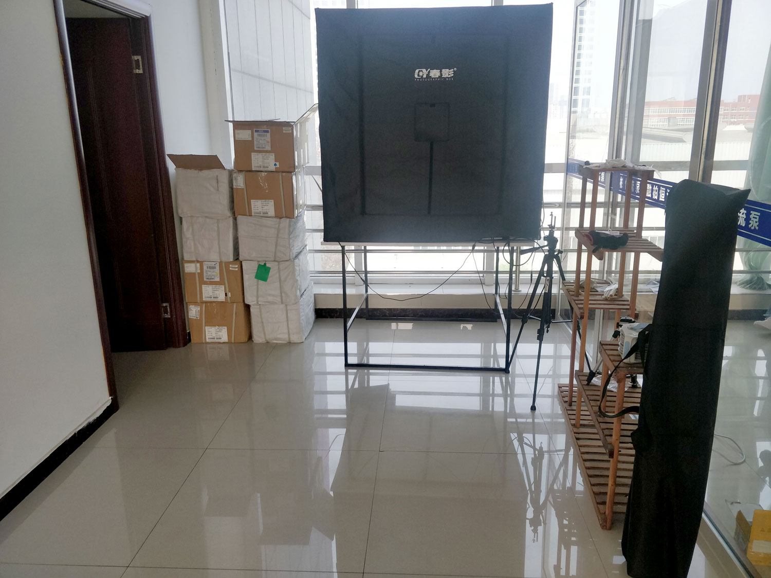 一個(gè)簡(jiǎn)陋的攝影架